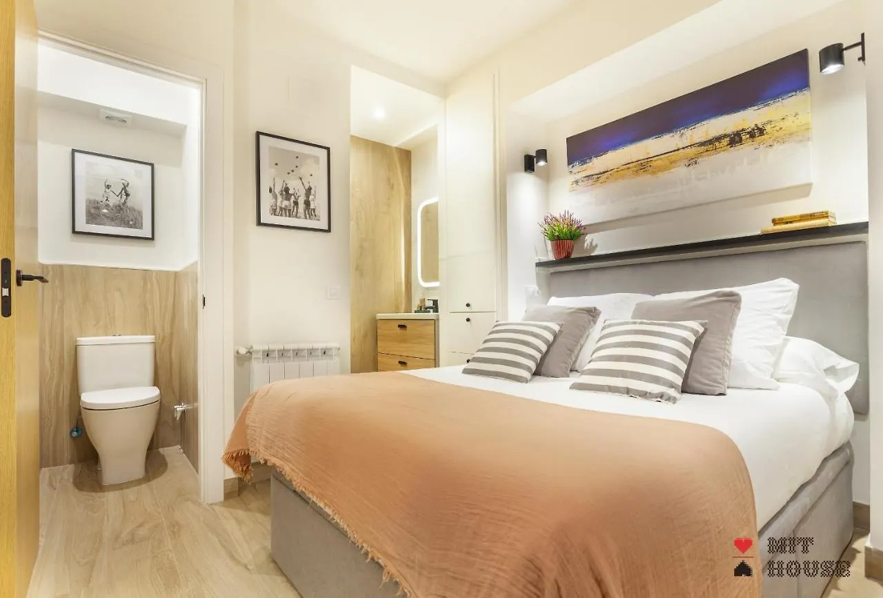 Mit House Puerta De America IV En Madrid Apartment